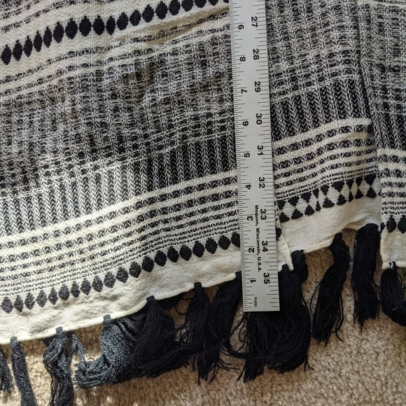 Poncho - Picture 7 of 7